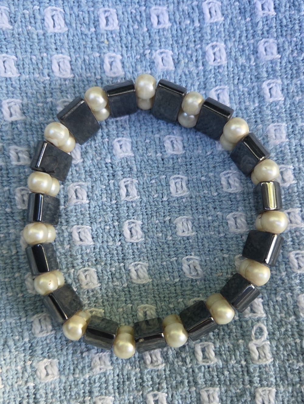 Hermatite & Pearl Stretch Bracelet. Unisex.